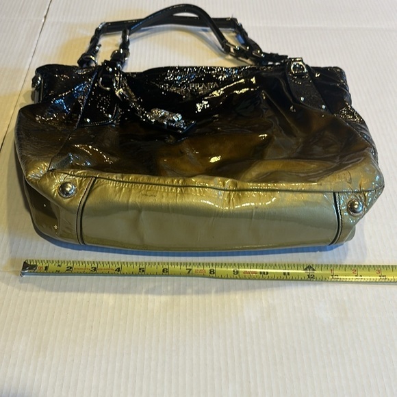 Prada authentic patent black and gold hobo bag with straps and inside pockets - Picture 3 of 16